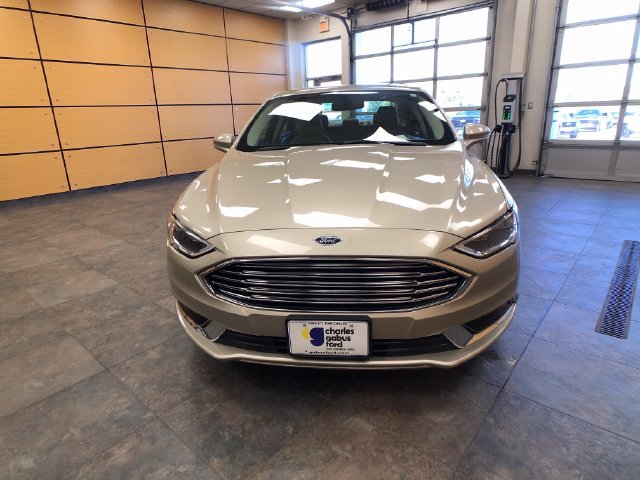 Used 2018 Ford Fusion SE w/ Fusion SE Technology Package AWD/4WD image 2