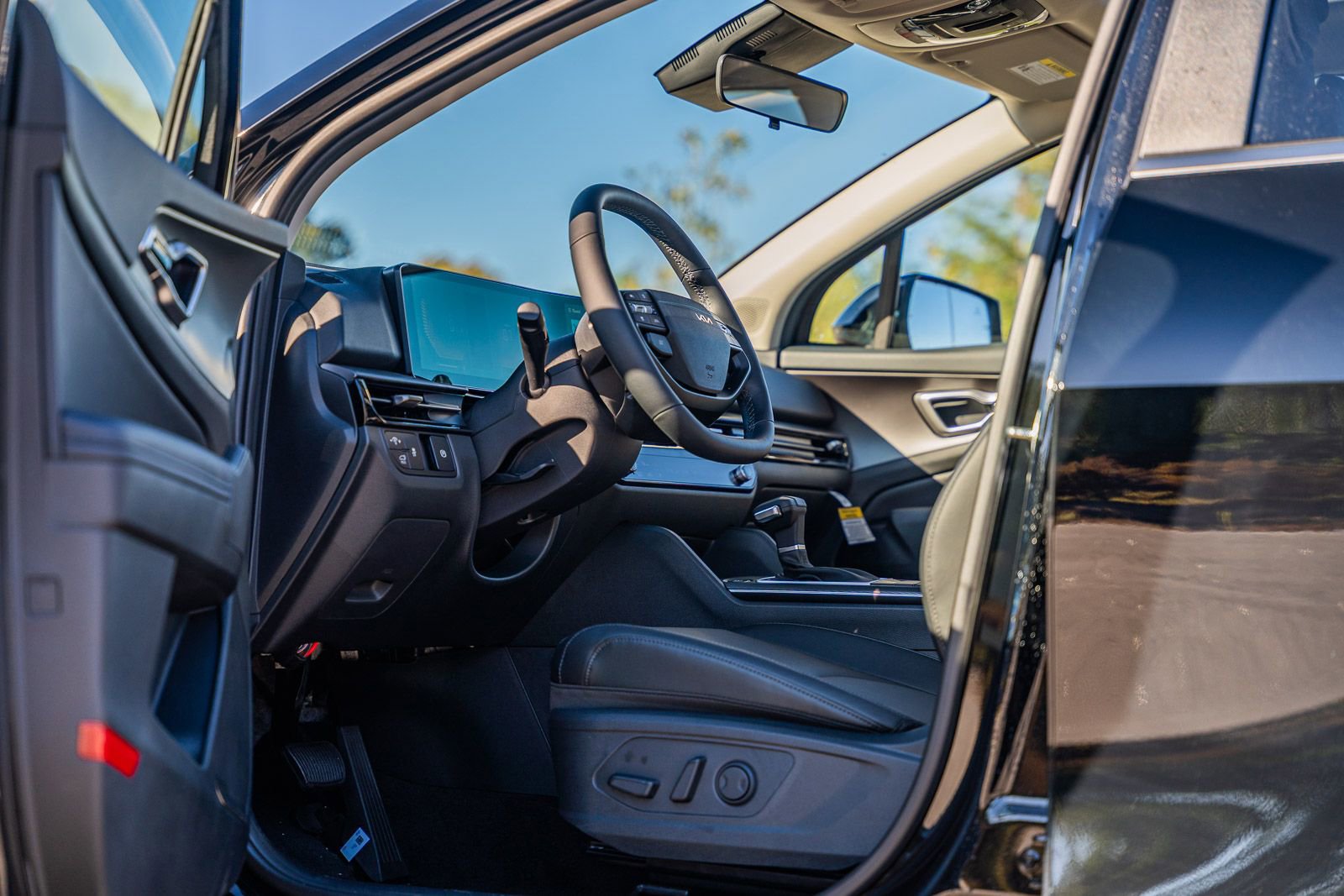 New 2026 Kia Sportage EX w/ EX Panorama Roof Package image 15