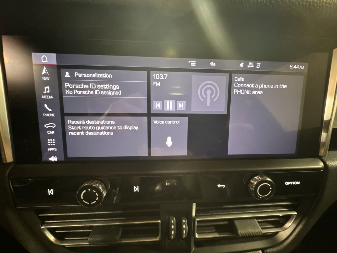 Used 2024 Porsche Macan image 24