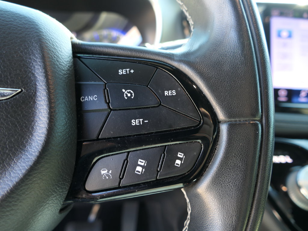 Certified 2022 Chrysler Pacifica Limited w/ Uconnect Theater Family Group AWD/4WD image 15