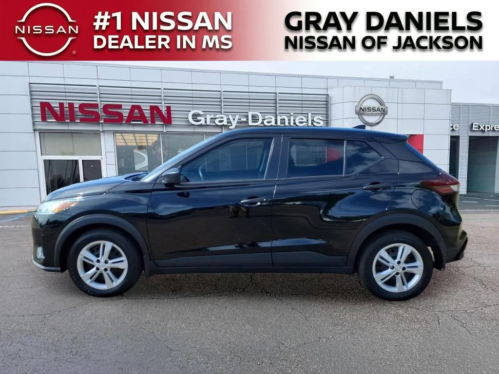 Certified 2025 Nissan Kicks Play S FWD image 5