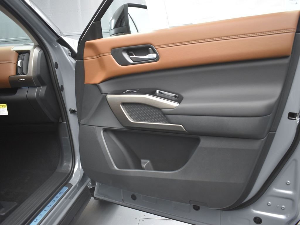 New 2025 Nissan Pathfinder Platinum w/ Cargo Package image 27