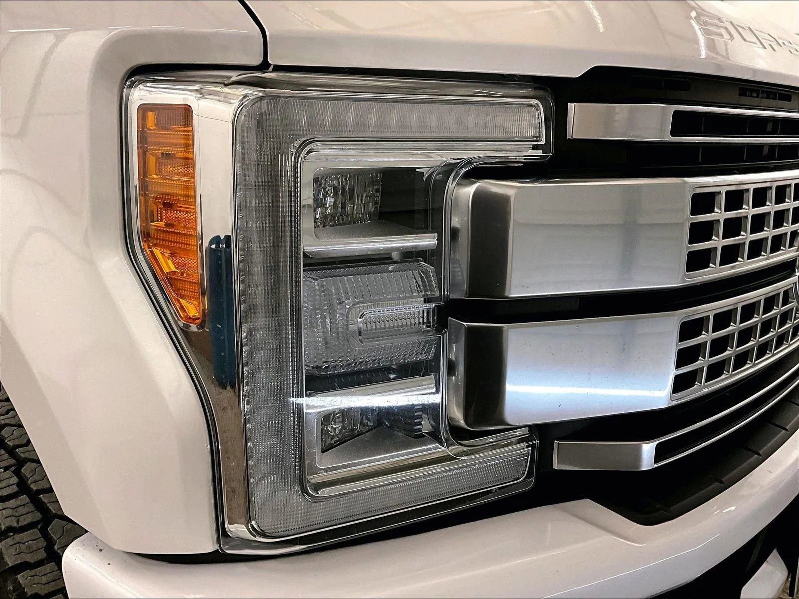 Used 2019 Ford F350 Platinum w/ Platinum Ultimate Package image 28