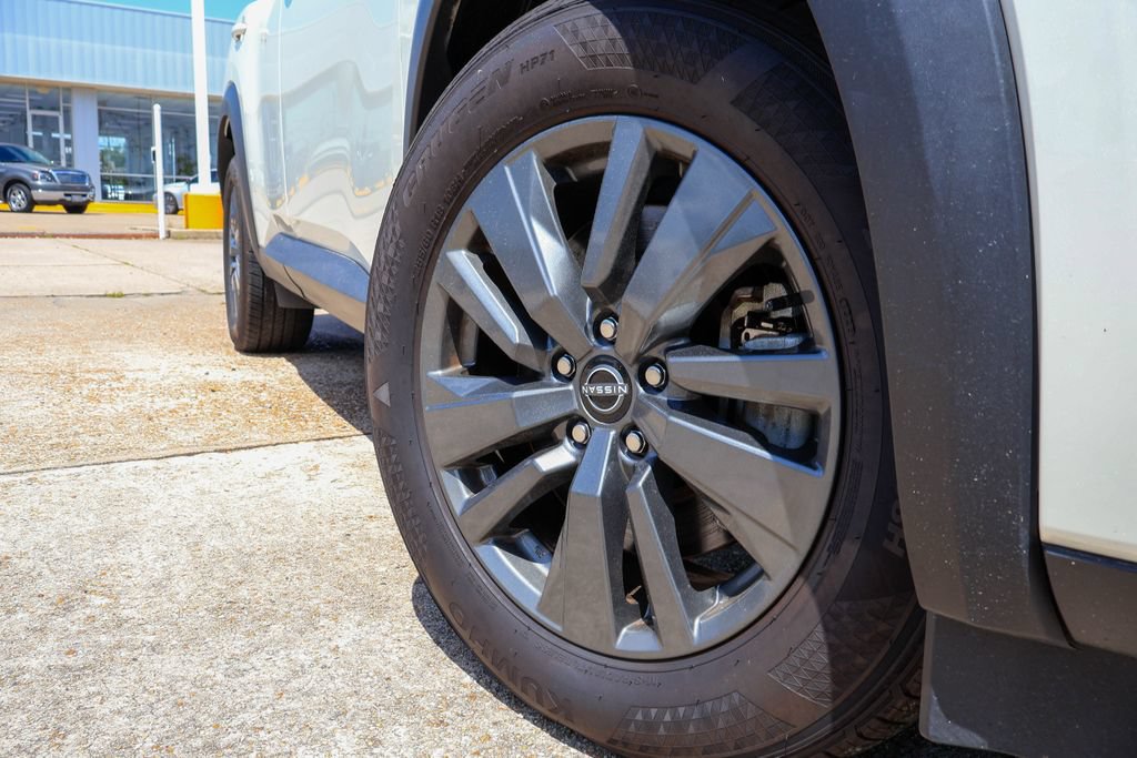 Used 2024 Nissan Pathfinder SV AWD/4WD image 28