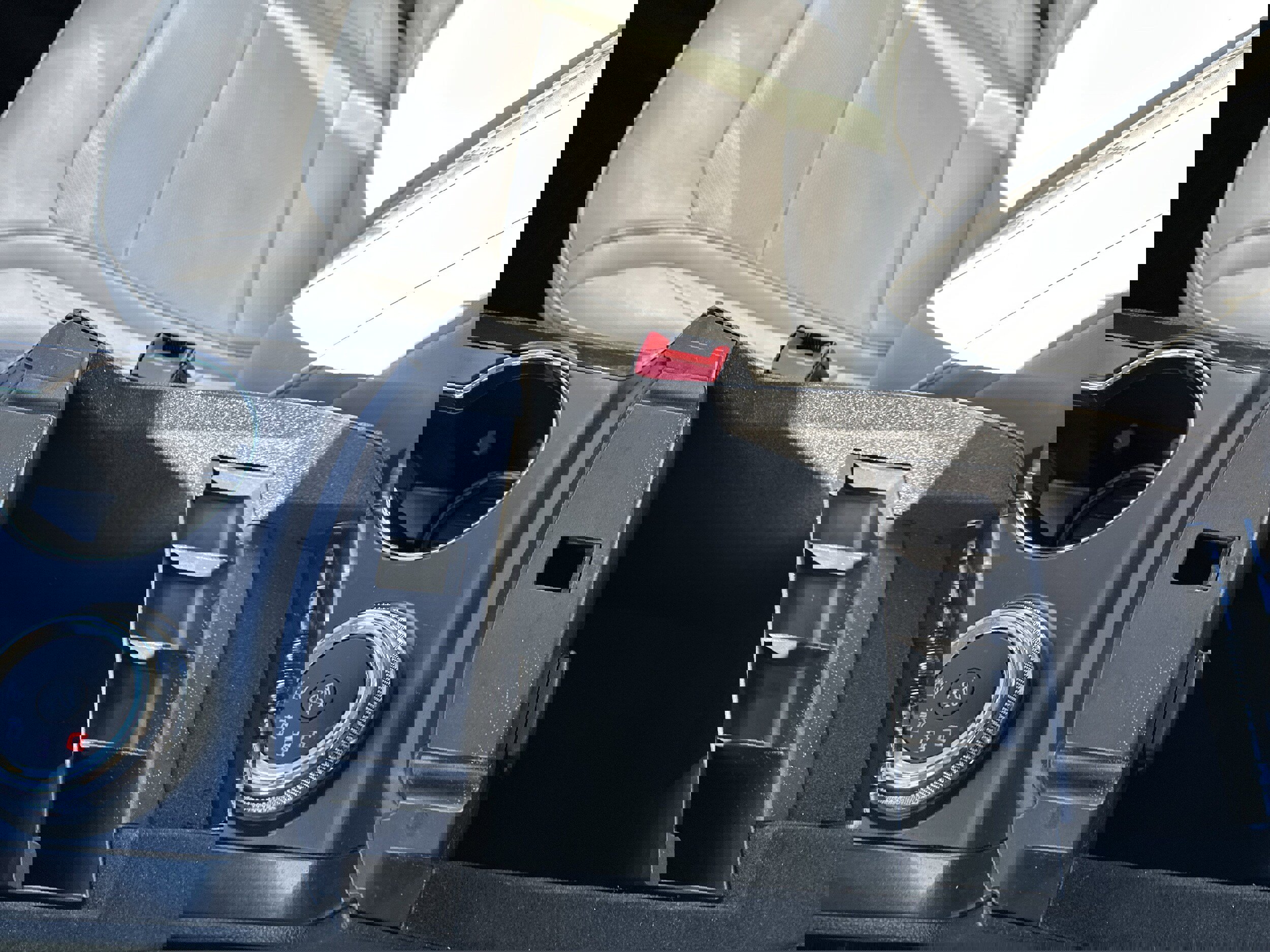 Used 2018 Ford Explorer Platinum image 17