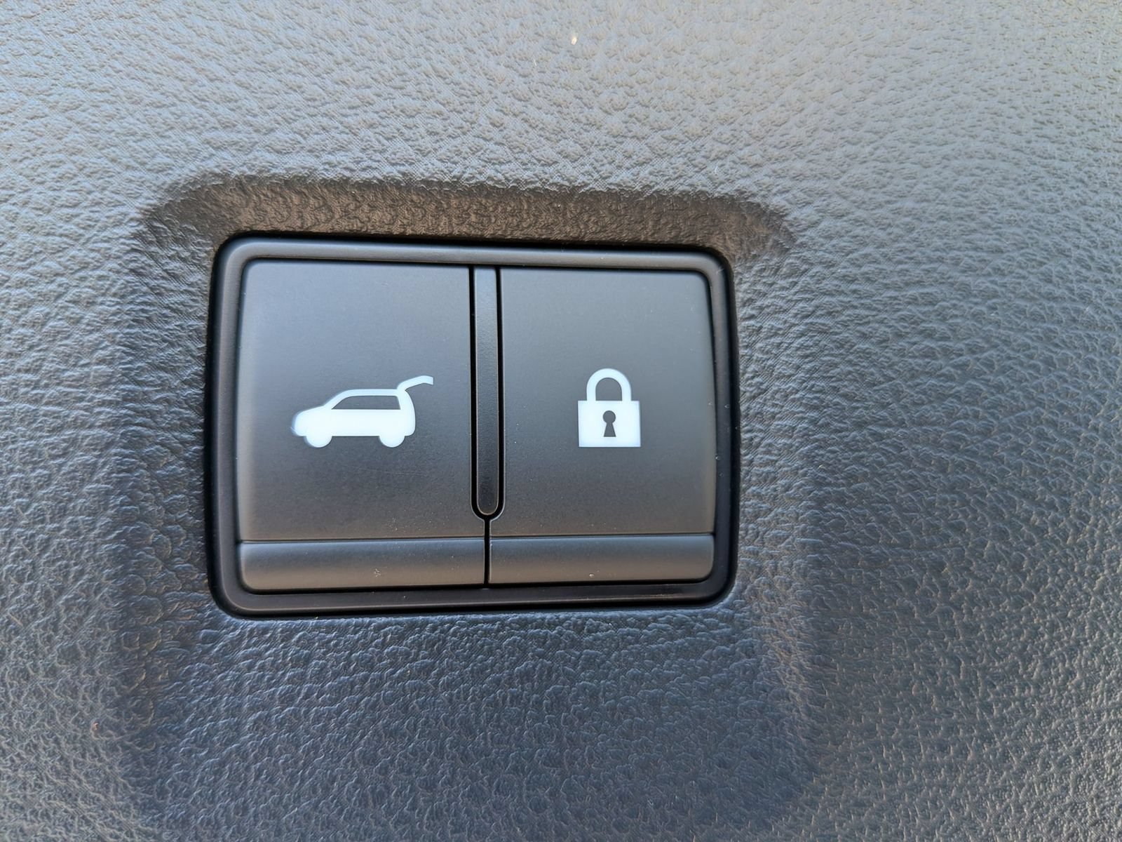 Used 2026 INFINITI QX60 Luxe w/ Cargo Package FWD image 34