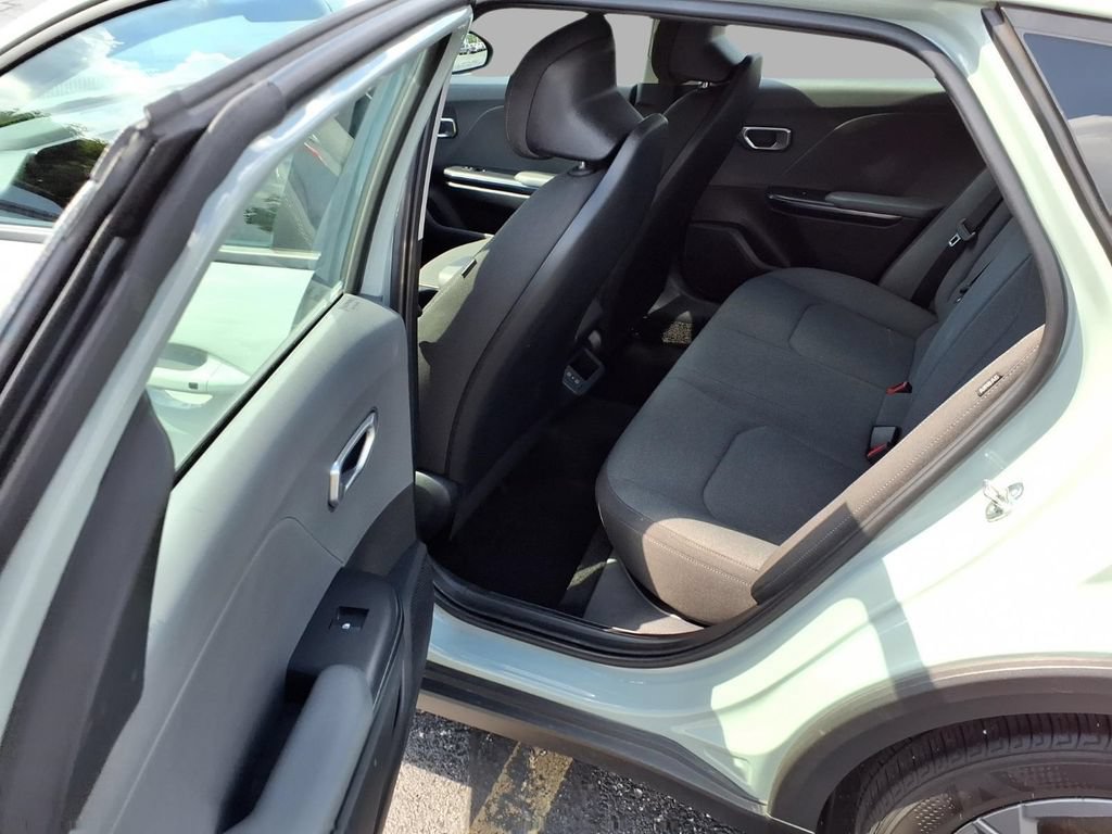 Used 2025 Kia K4 FWD image 25