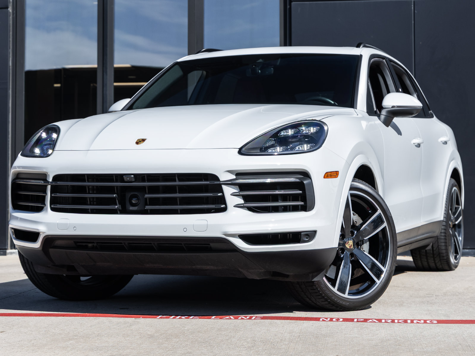 Certified 2023 Porsche Cayenne S Platinum AWD/4WD image 1