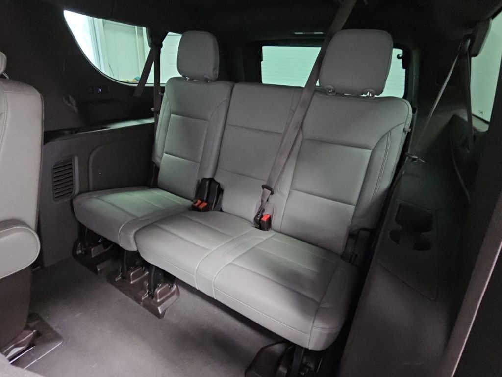 Used 2021 Chevrolet Suburban Z71 w/ Rear Media and Nav Package AWD/4WD image 35