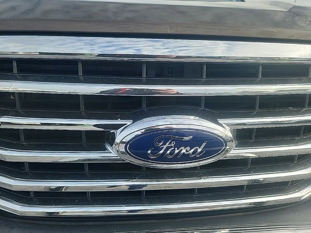 Used 2017 Ford F150 XLT w/ Equipment Group 302A Luxury image 16