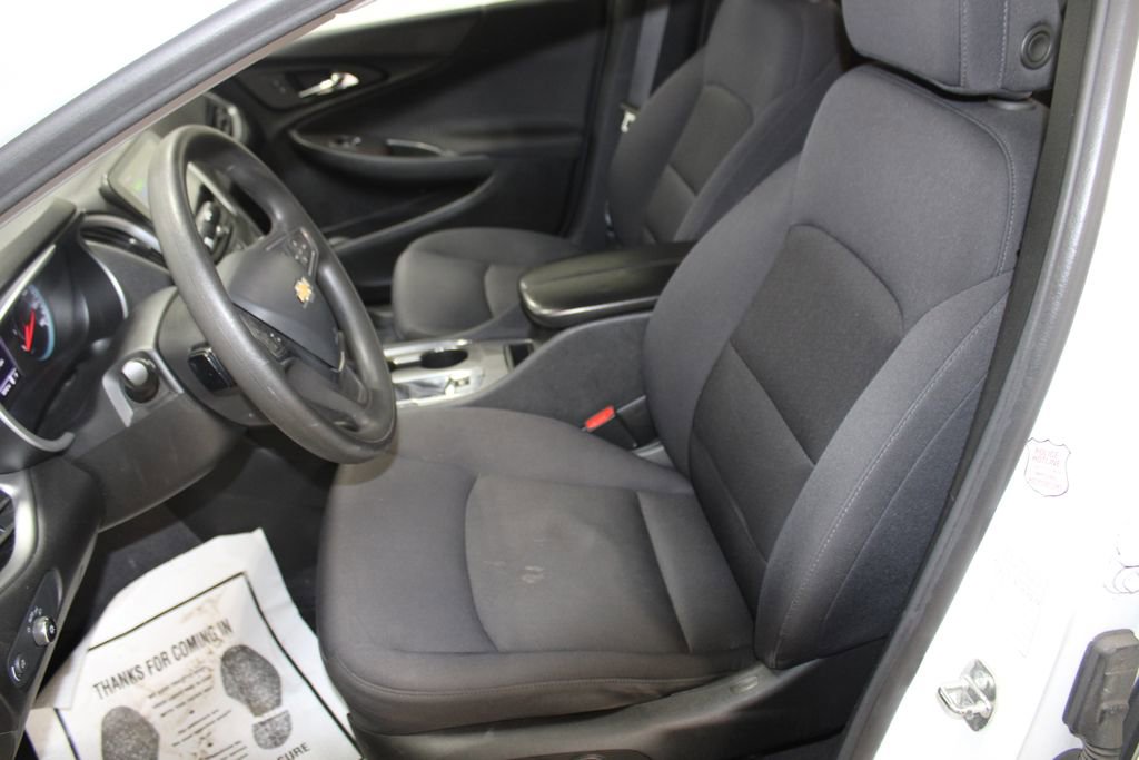 Used 2023 Chevrolet Malibu LT image 34