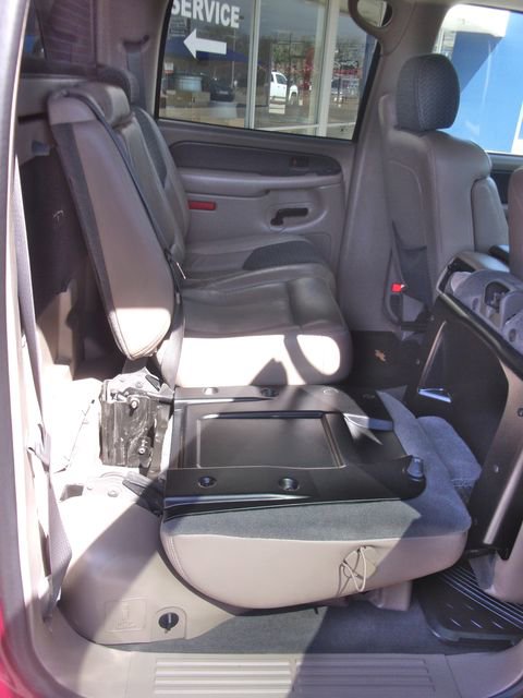 Used 2004 Chevrolet Avalanche Z71 w/ Preferred Equipment Group AWD/4WD image 23