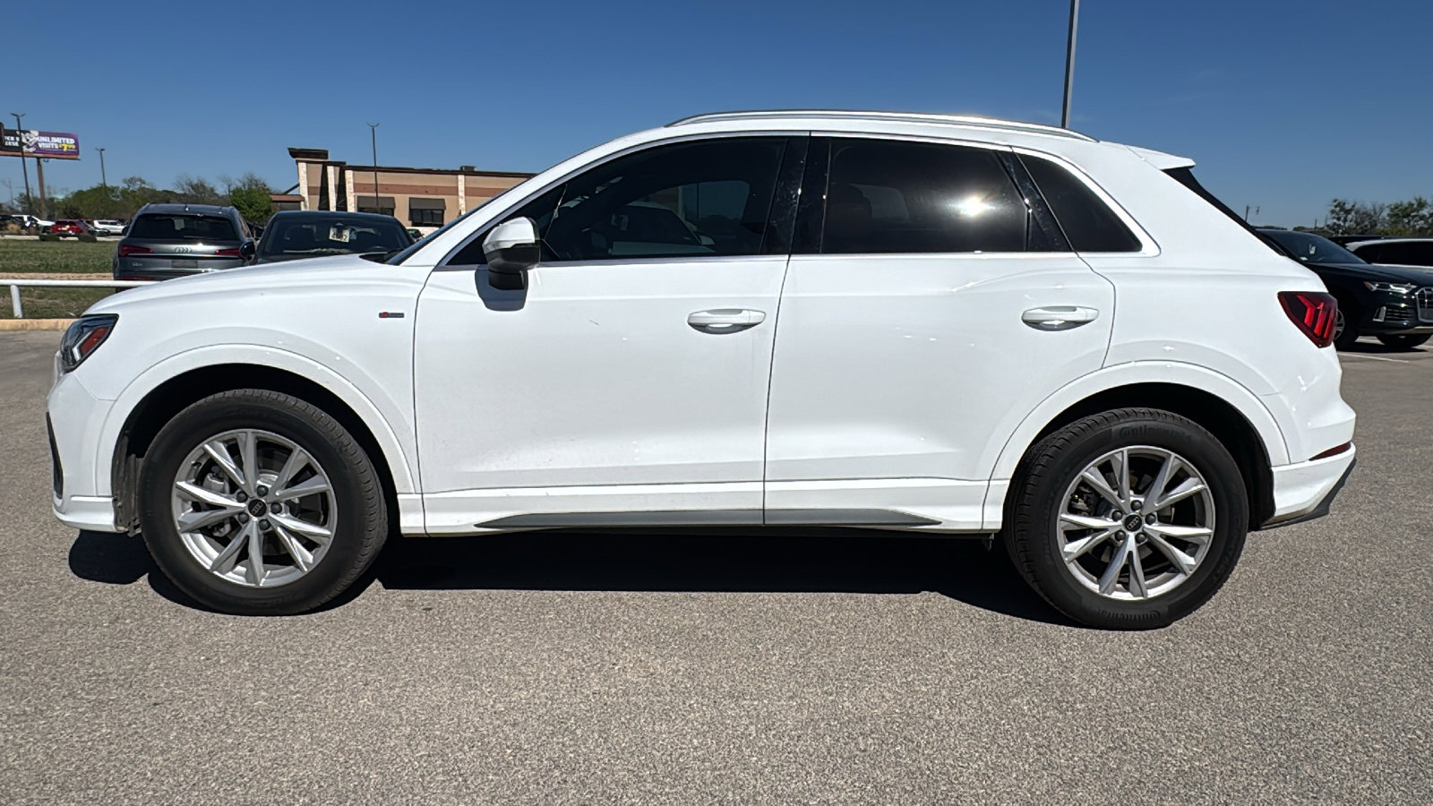 Used 2025 Audi Q3 2.0T Premium Plus w/ Premium Plus Package image 4