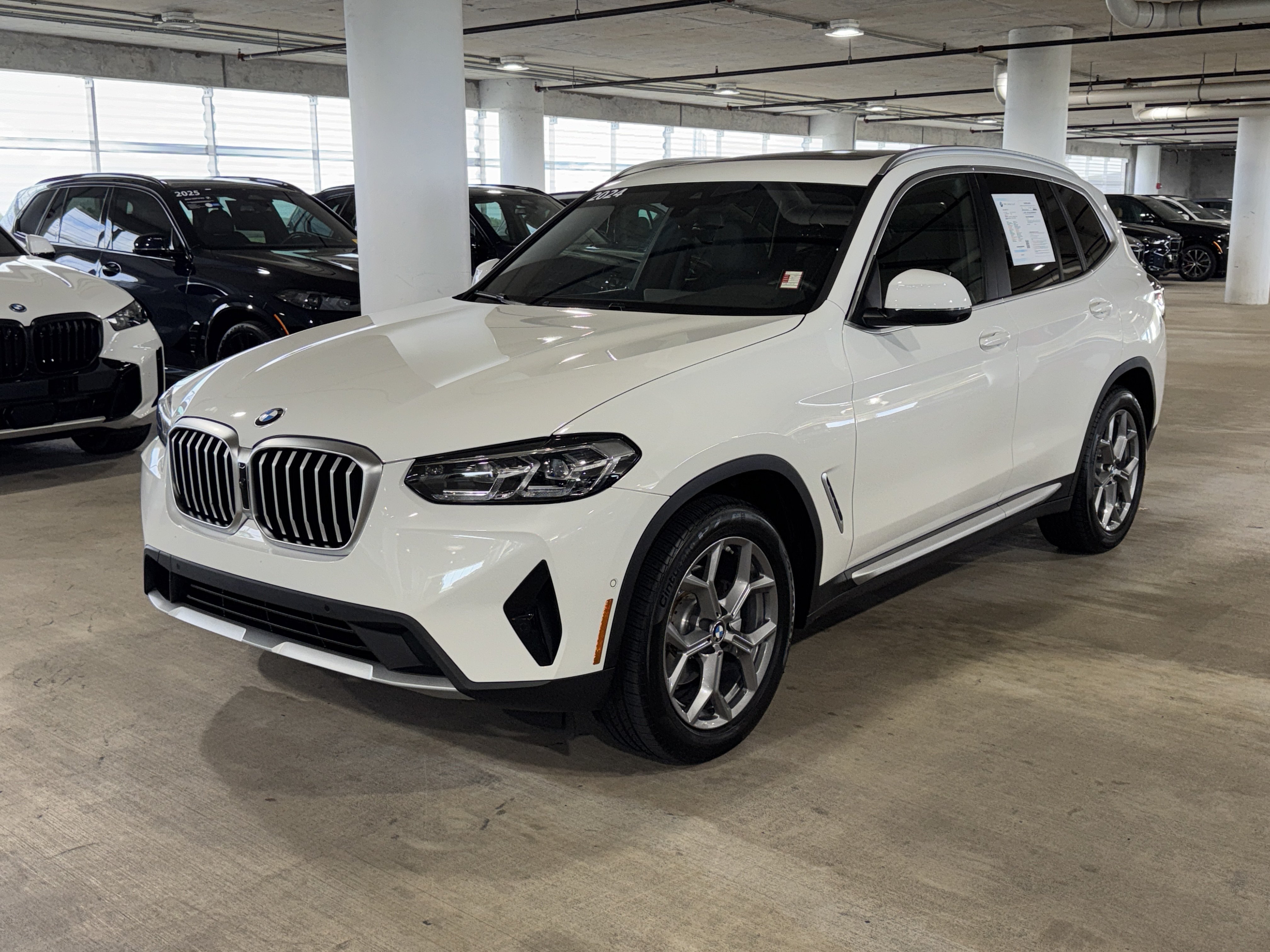 Used 2024 BMW X3 xDrive30i w/ Convenience Package AWD/4WD image 4