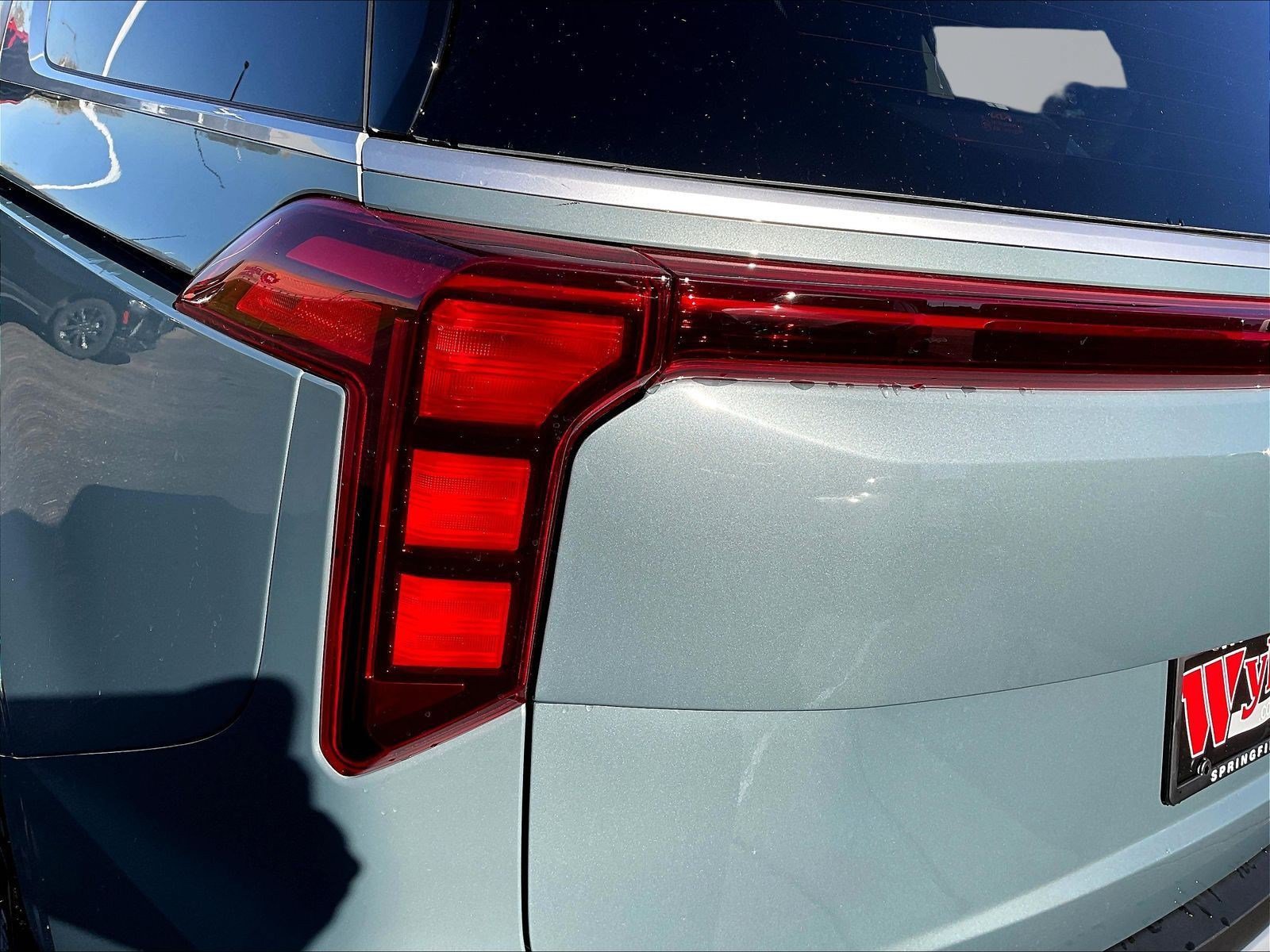 New 2027 Kia Carnival EX FWD image 15