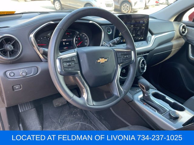 Used 2025 Chevrolet Blazer LT w/ Convenience Package FWD image 7