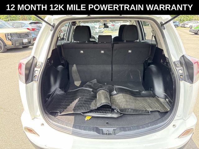 Used 2017 Toyota RAV4 LE AWD/4WD image 10