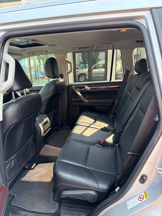 Used 2015 Lexus GX 460 w/ Premium Package AWD/4WD image 11