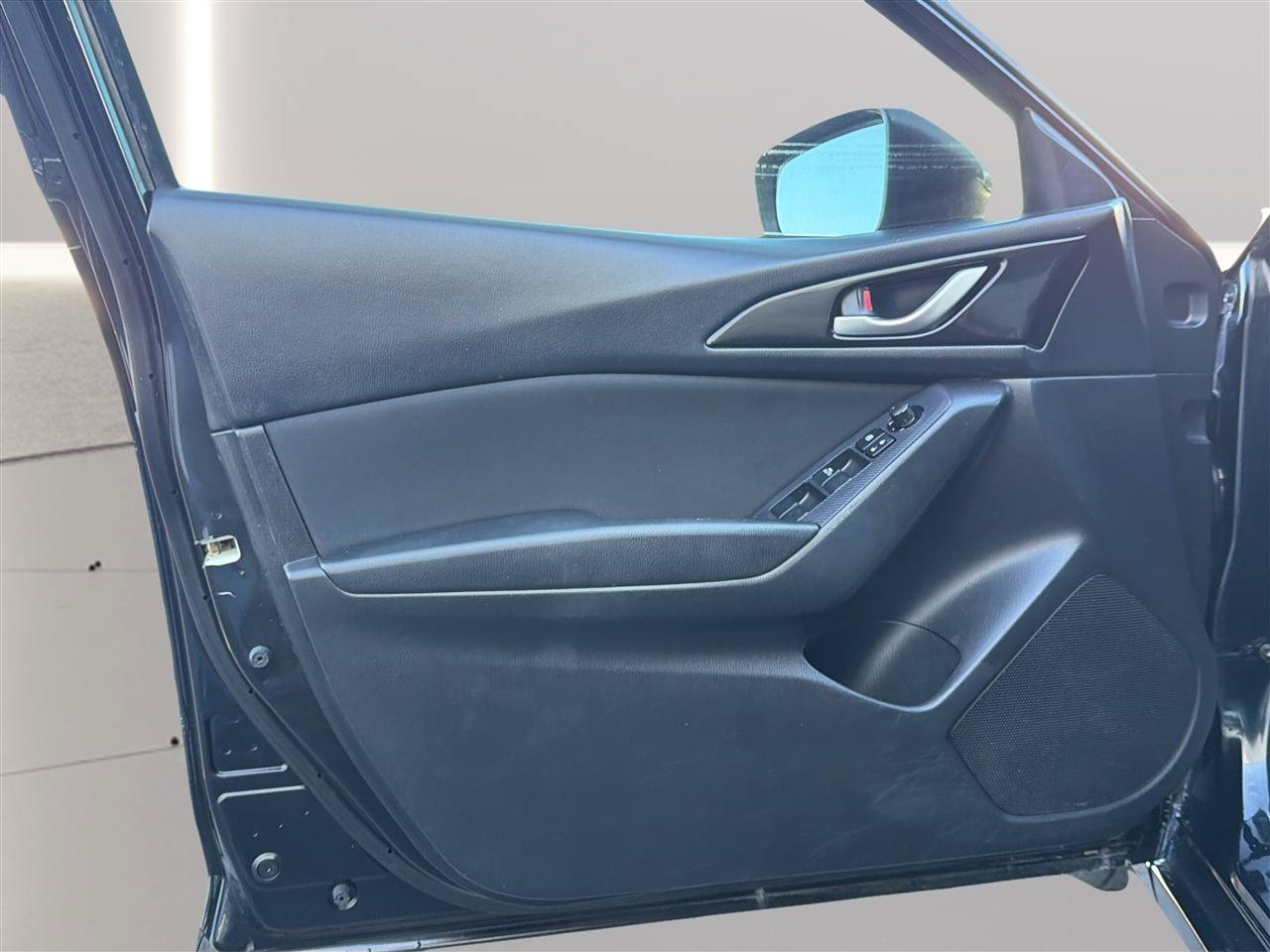Used 2015 MAZDA MAZDA3 i Touring FWD image 13