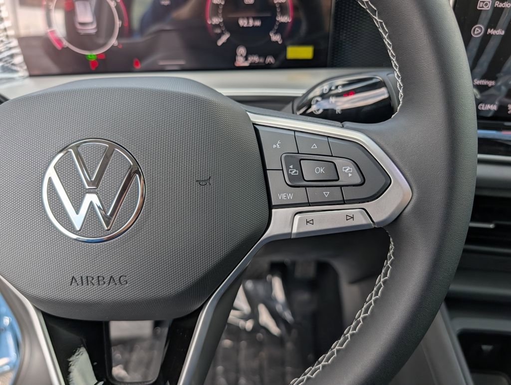 New 2025 Volkswagen Tiguan SE image 16