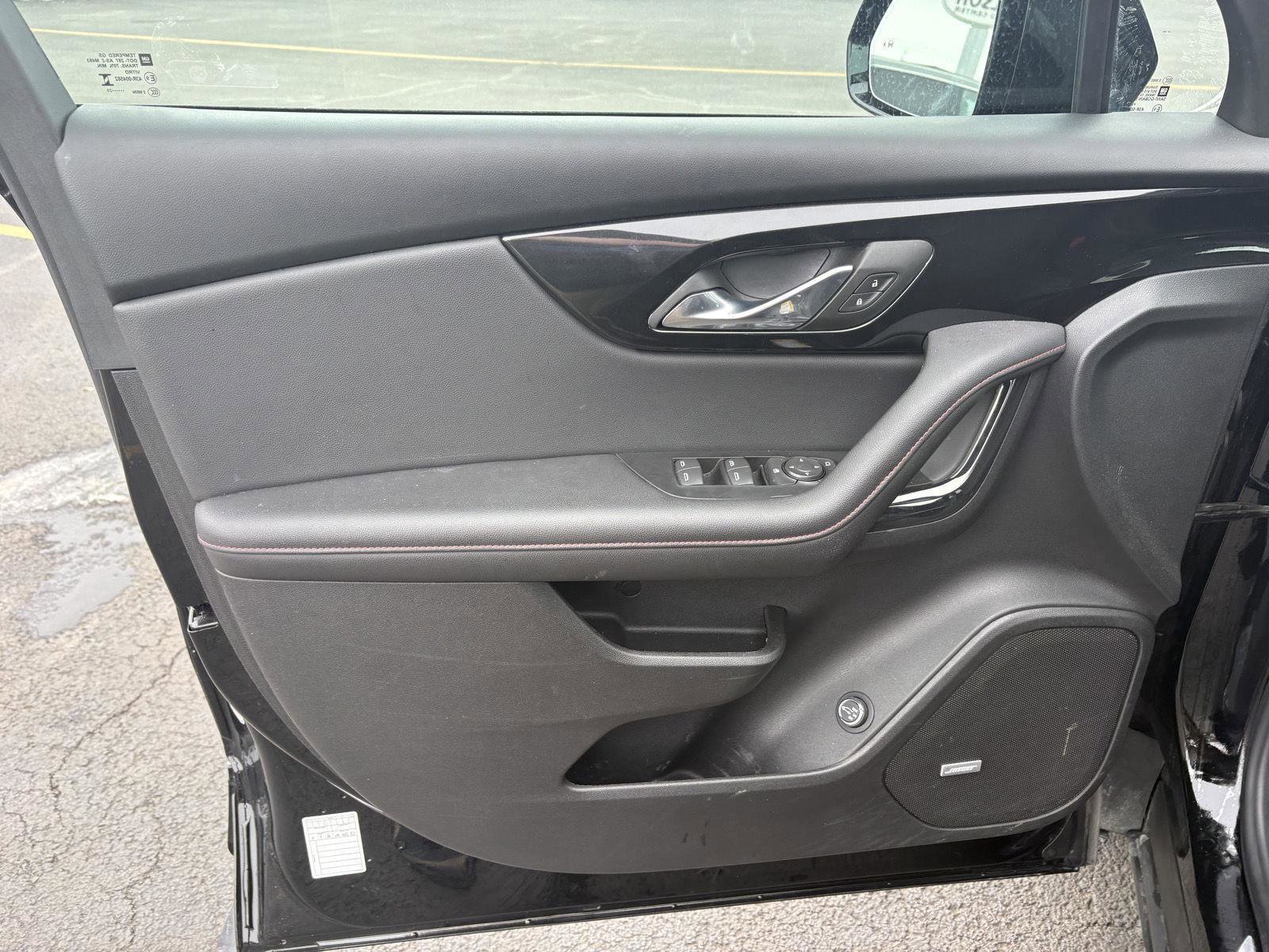 Used 2025 Chevrolet Blazer RS image 3