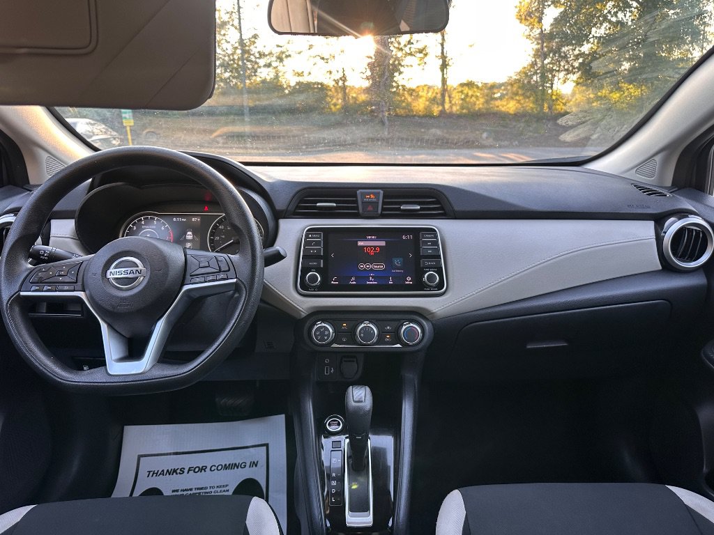 Used 2022 Nissan Versa SV FWD image 28