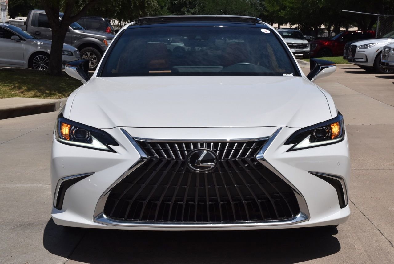 Used 2023 Lexus ES 350 w/ Premium Package FWD image 3