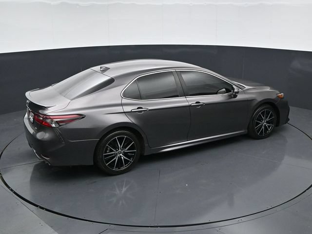 Used 2022 Toyota Camry SE FWD image 31