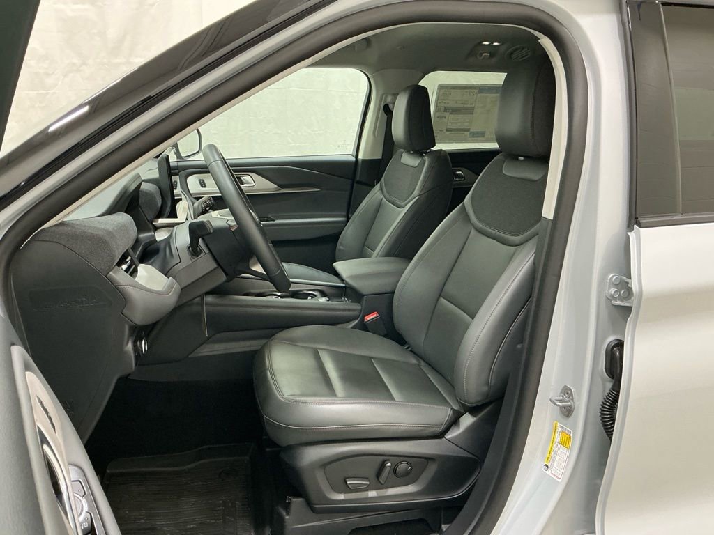 New 2026 Ford Explorer Active w/ Active Comfort Package AWD/4WD image 9