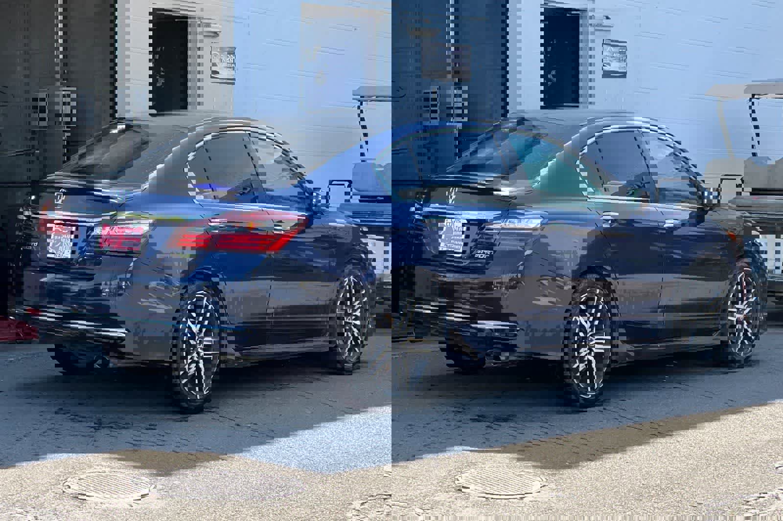 Used 2017 Honda Accord Sport image 3