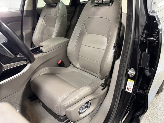 Used 2020 Jaguar F-PACE R-Sport image 25