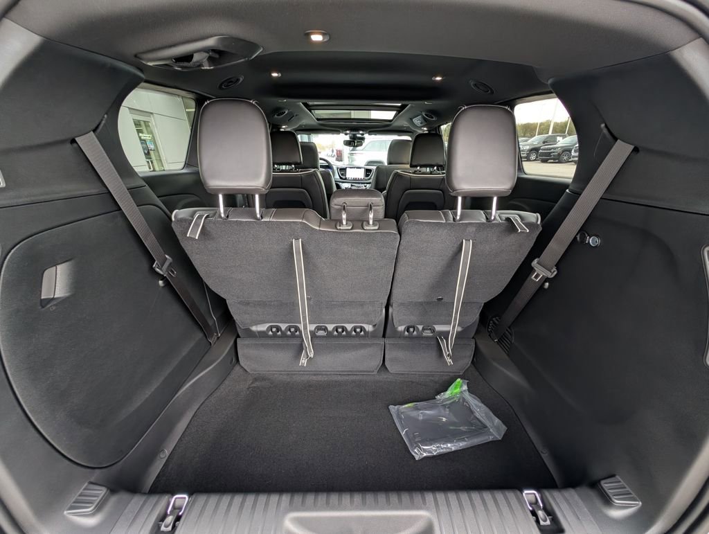 New 2026 Chrysler Pacifica Limited w/ S Appearance Package image 12