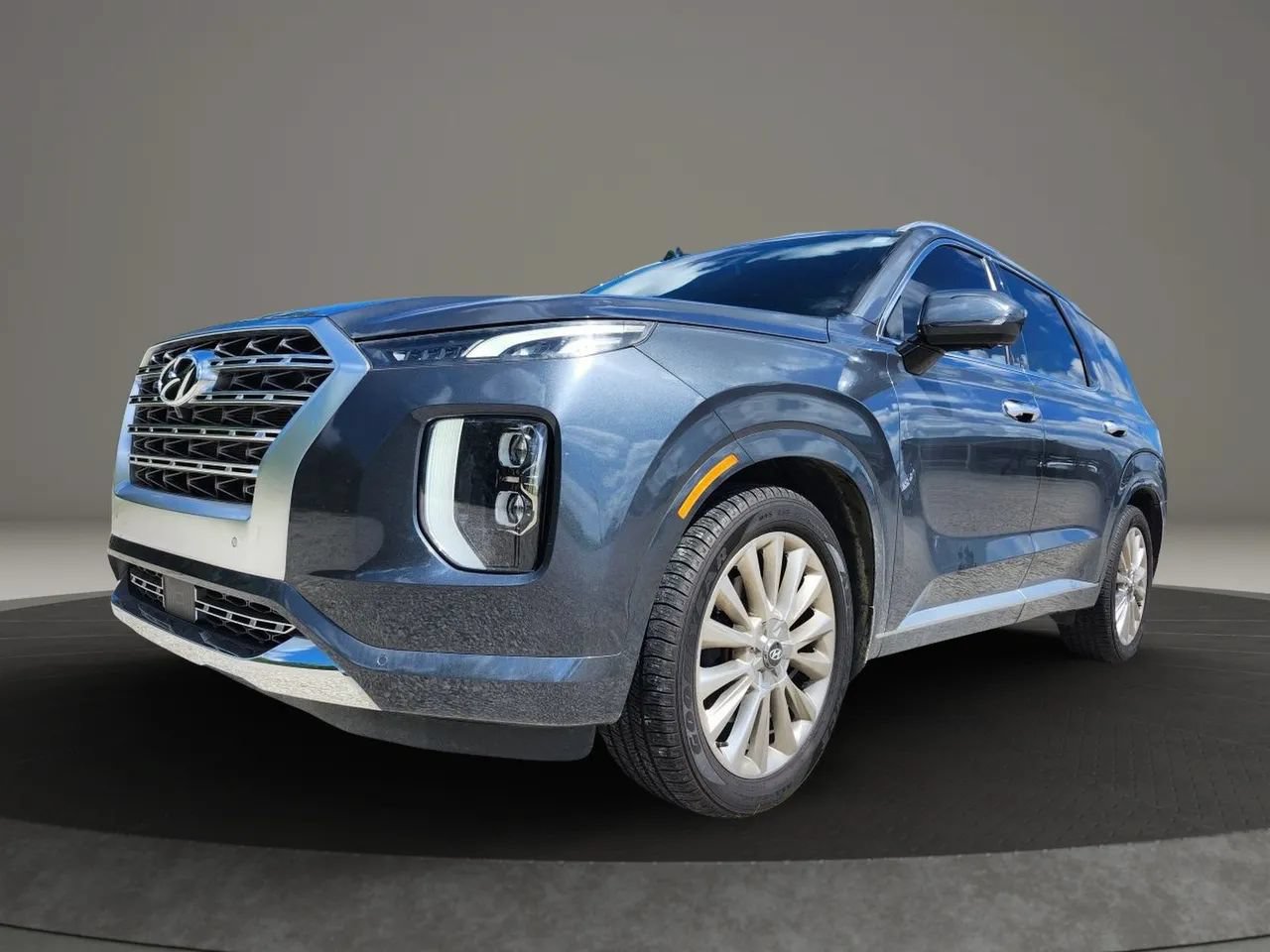 Used 2020 Hyundai Palisade Limited FWD image 2