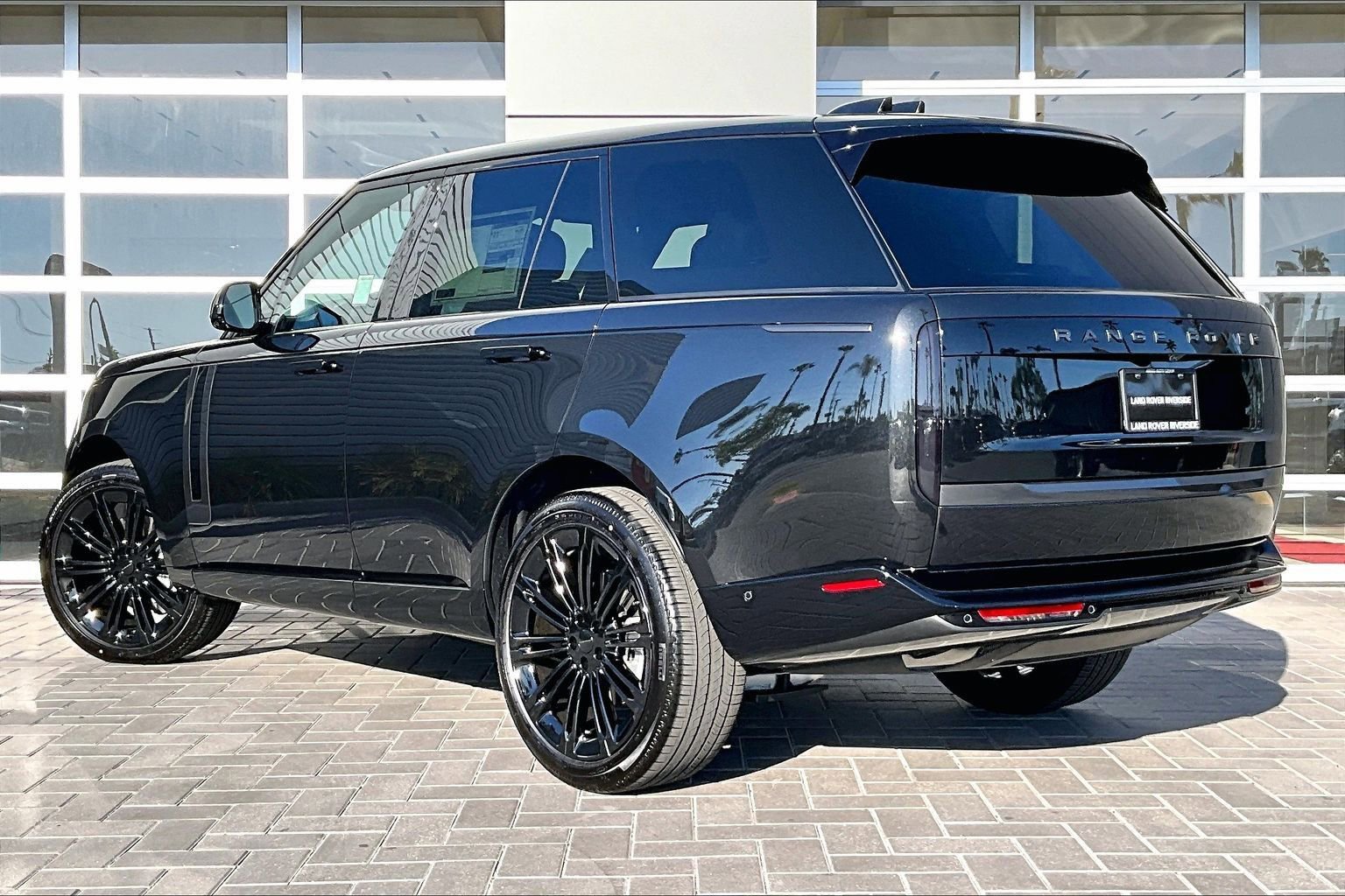 New 2026 Land Rover Range Rover SE image 3