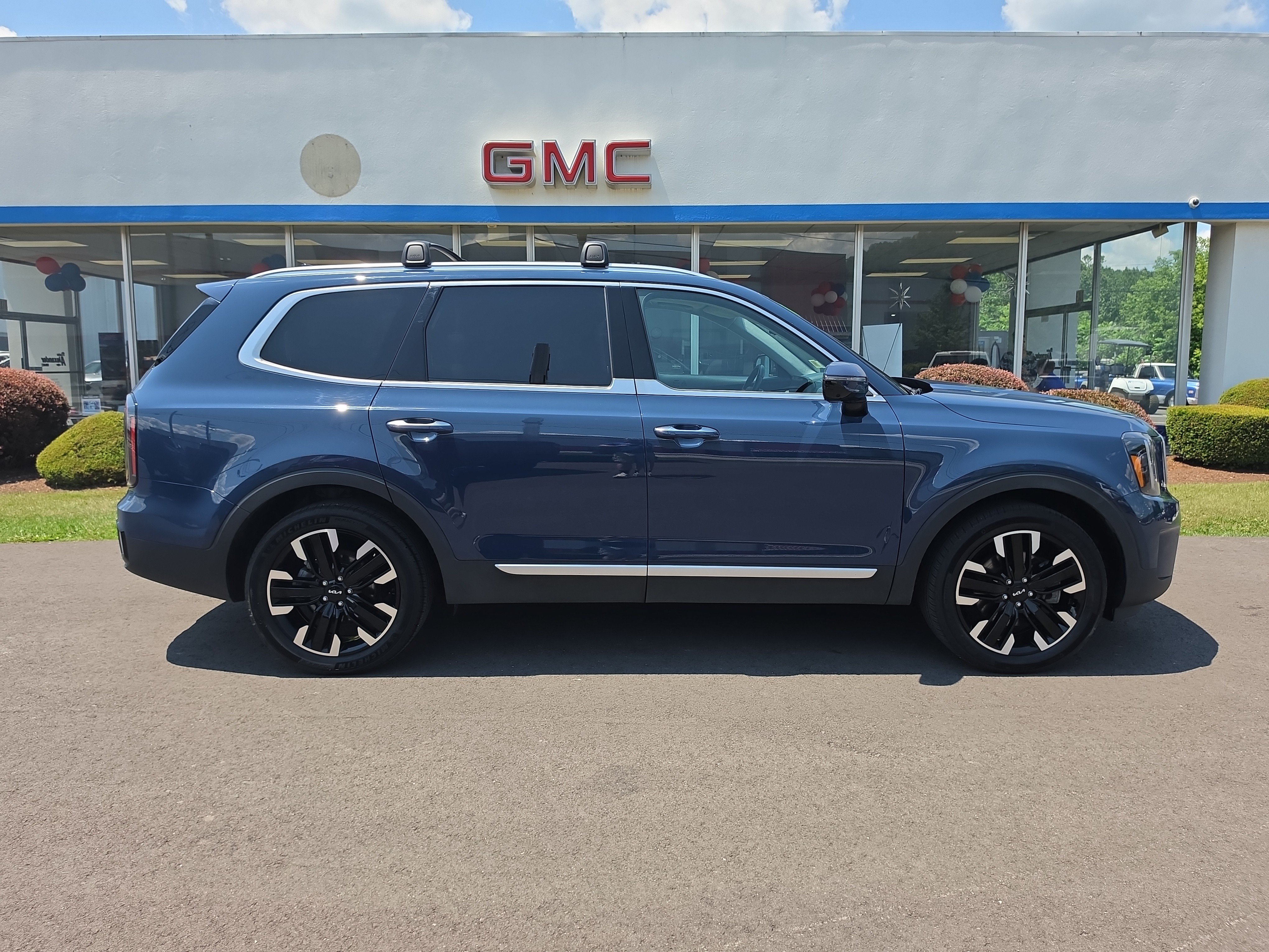 Used 2024 Kia Telluride SX Prestige AWD/4WD image 2