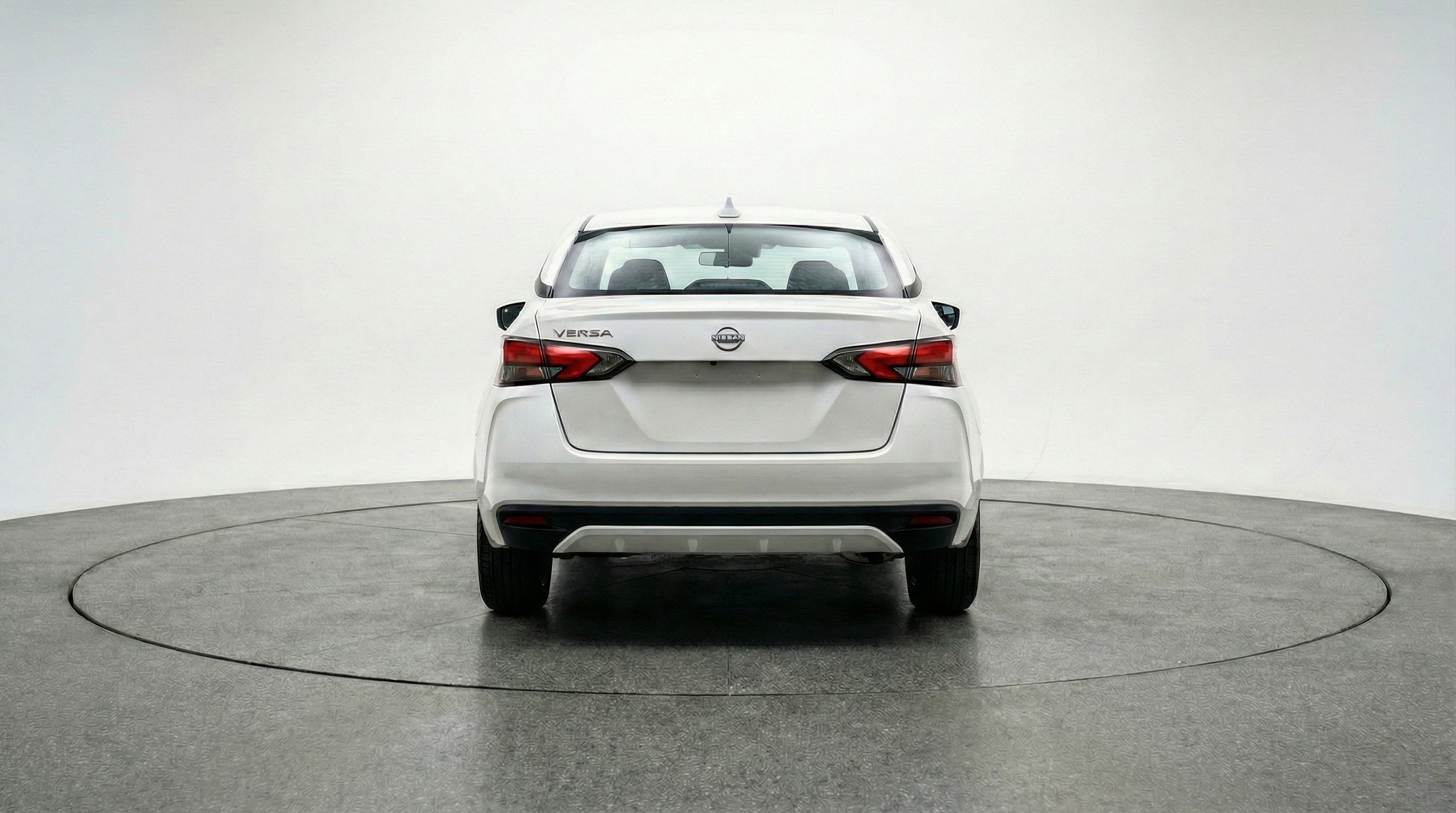 Used 2025 Nissan Versa SV image 7