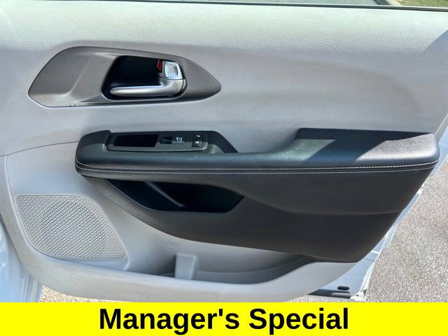 Used 2024 Chrysler Pacifica Touring-L FWD image 50