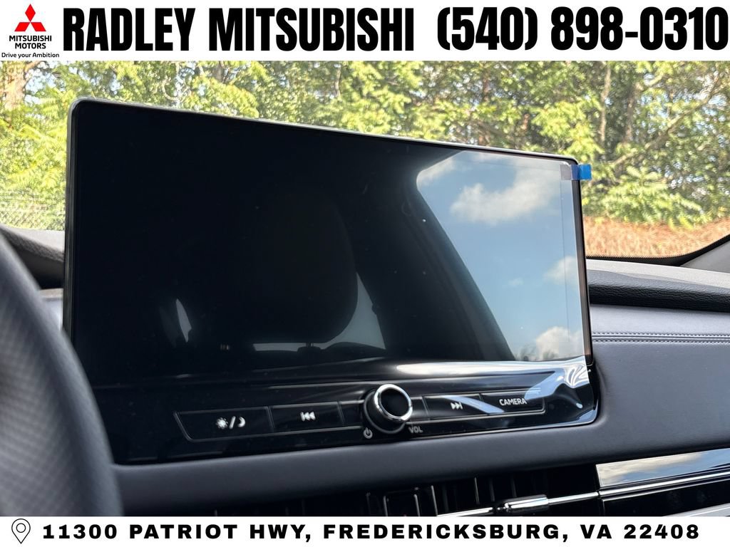 New 2026 Mitsubishi Outlander LE AWD/4WD image 8