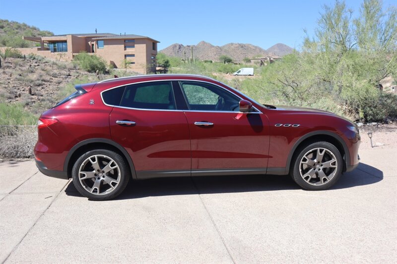 Used 2017 Maserati Levante S AWD/4WD image 9