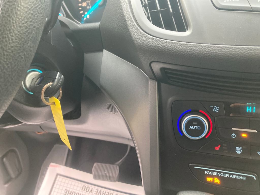 Used 2018 Ford Escape SE image 21