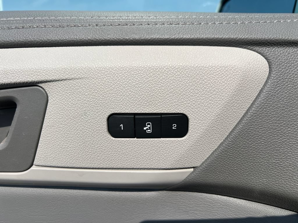 Used 2017 Chevrolet Traverse LT AWD/4WD image 24