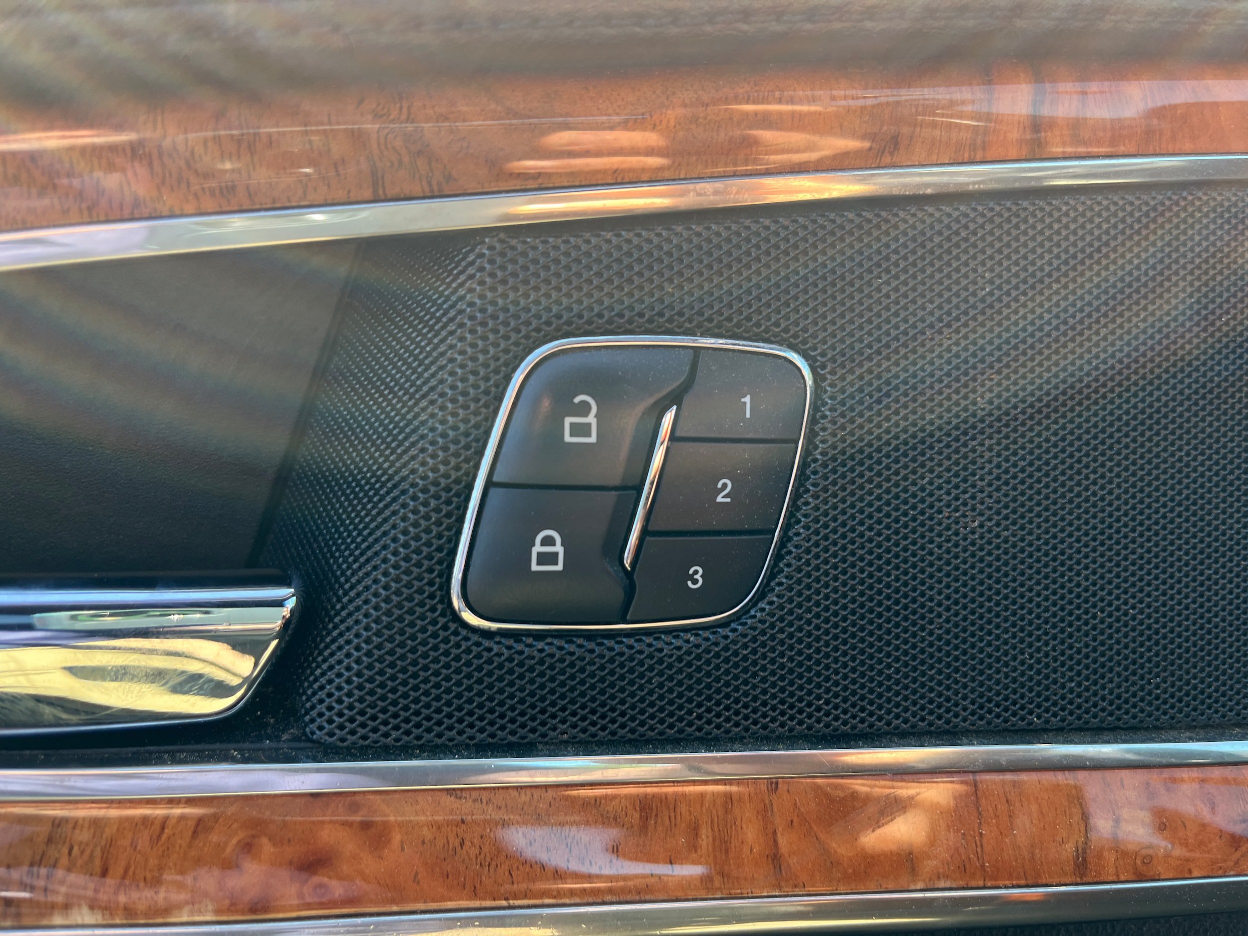 Used 2017 Lincoln MKX Reserve AWD/4WD image 18