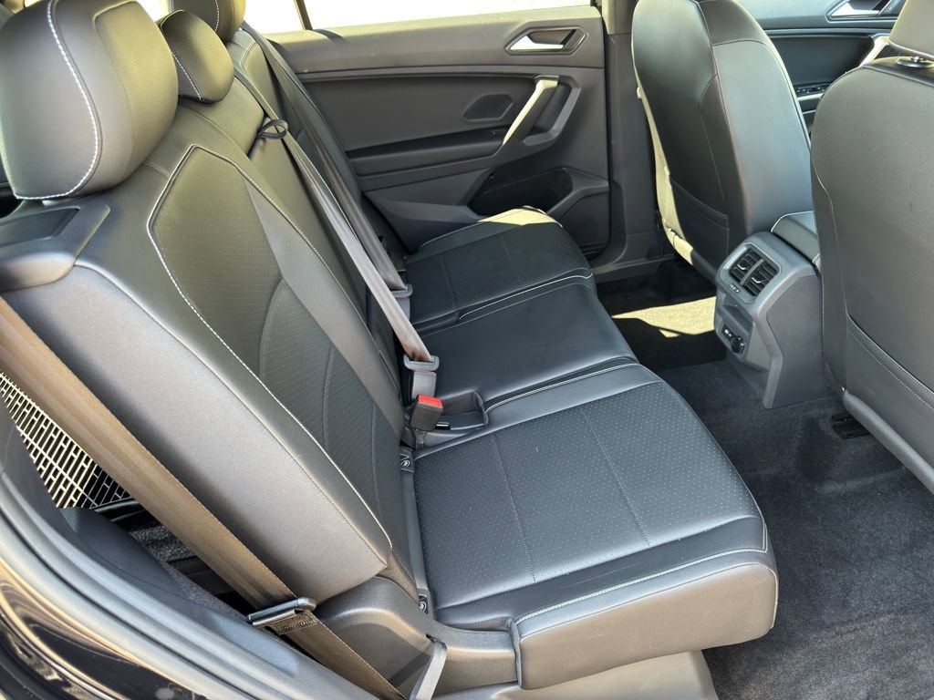 Used 2021 Volkswagen Tiguan SE image 29