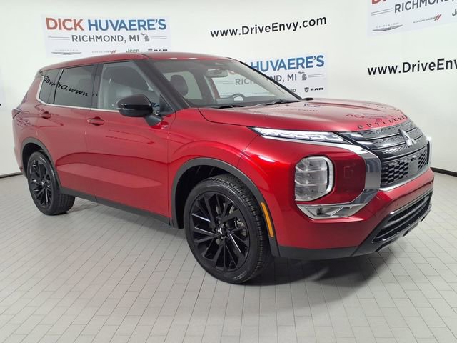 Used 2022 Mitsubishi Outlander SEL Black Edition image 3