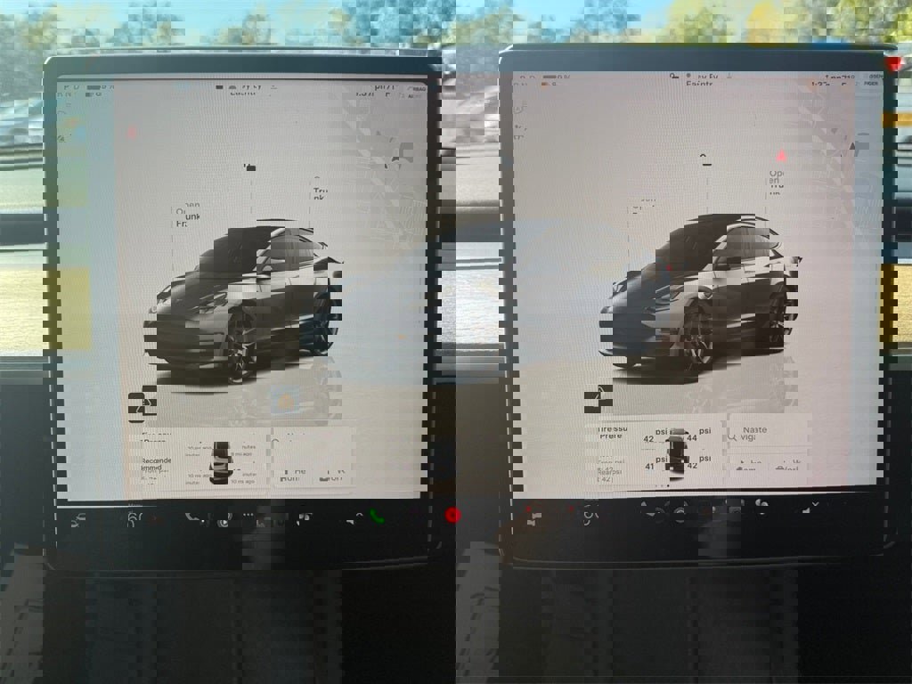 Used 2023 Tesla Model 3 Standard Range image 18