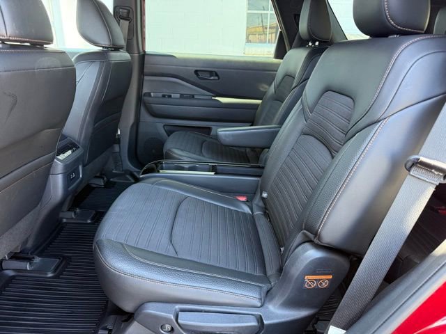 Used 2023 Nissan Pathfinder Rock Creek AWD/4WD image 16