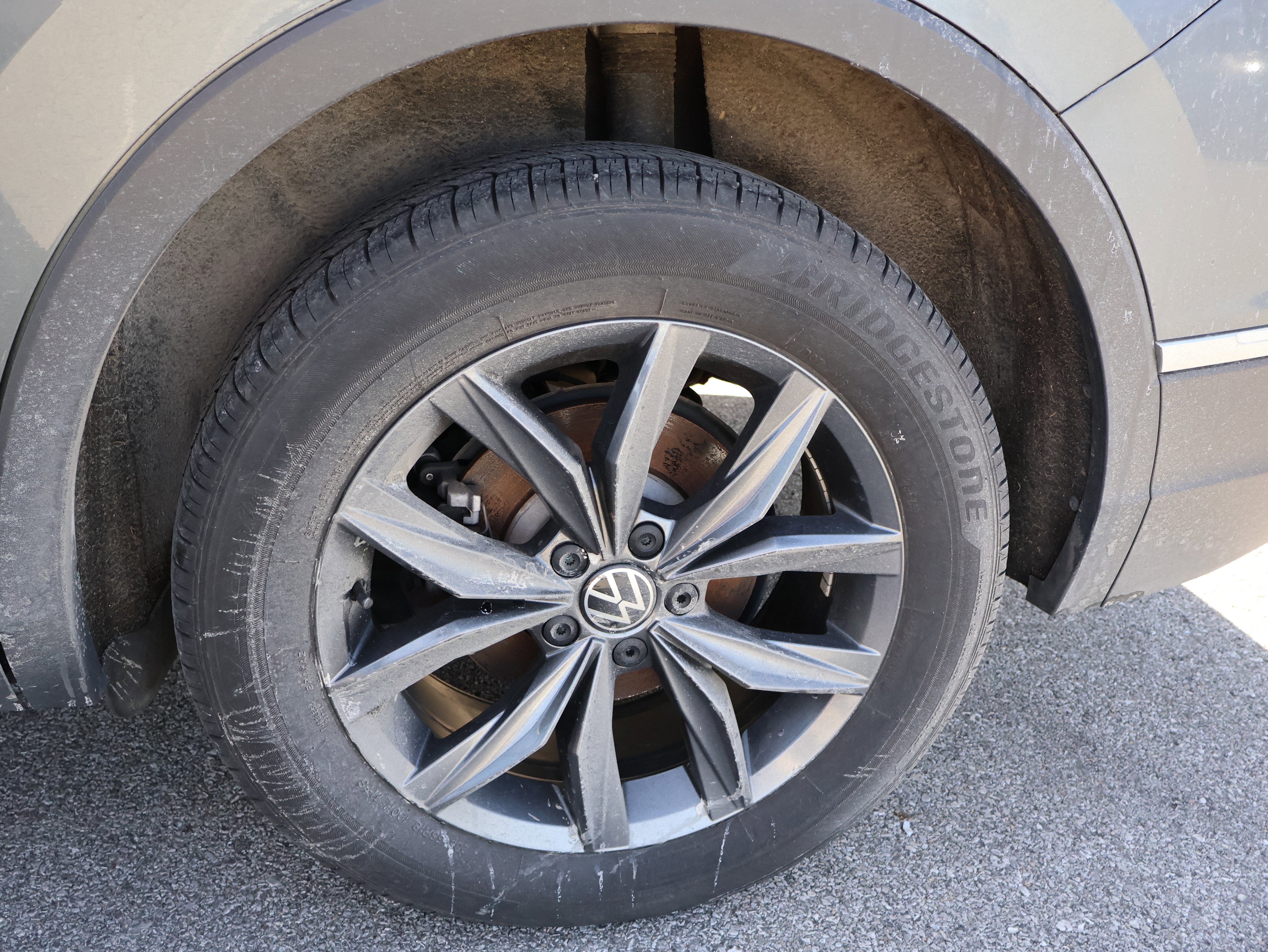 Used 2023 Volkswagen Tiguan SE w/ Panoramic Sunroof Package image 36