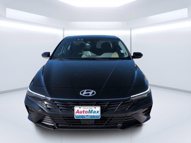 Used 2025 Hyundai Elantra SEL w/ Cargo Package FWD image 8