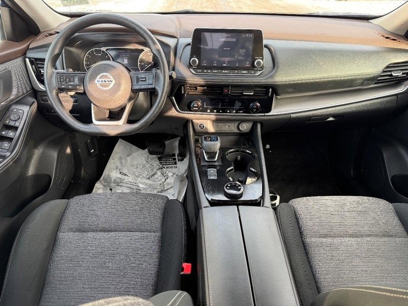 Used 2021 Nissan Rogue SV image 12