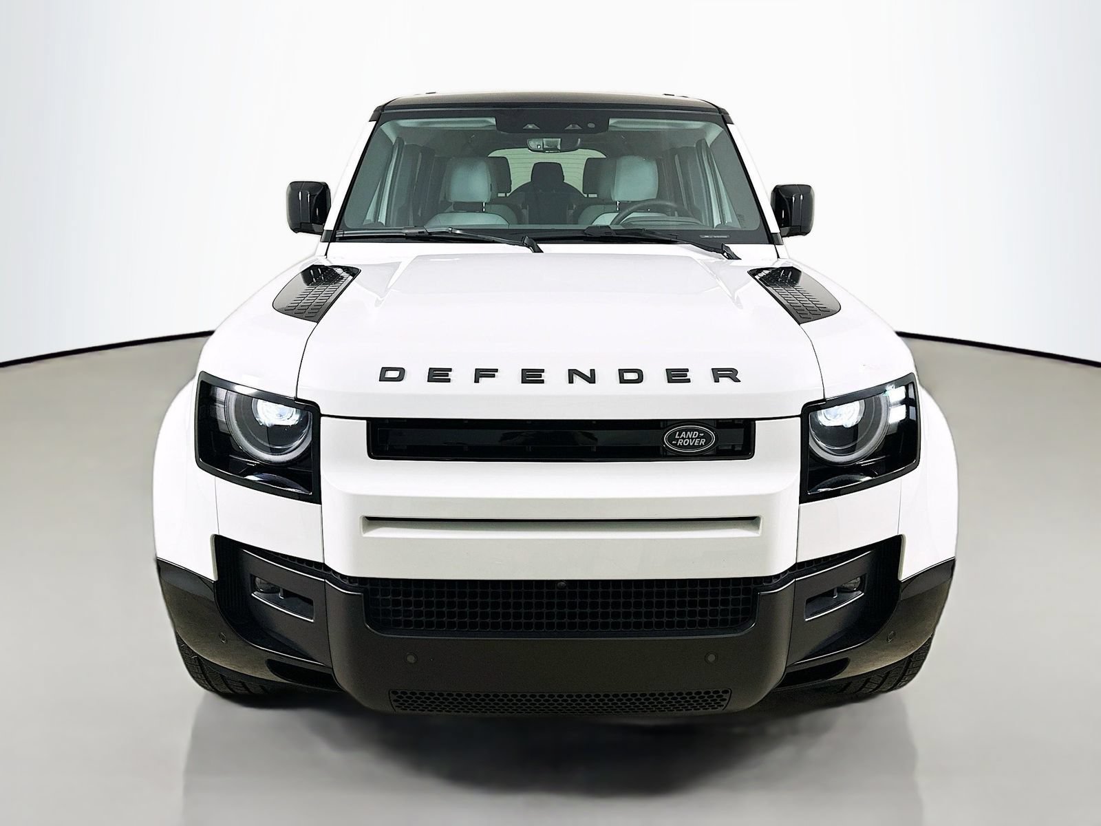 New 2026 Land Rover Defender 130 X-Dynamic SE AWD/4WD image 2